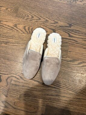 Birdies Taupe Suede Slip-On Mules with Cream Sherpa Lining look brand new